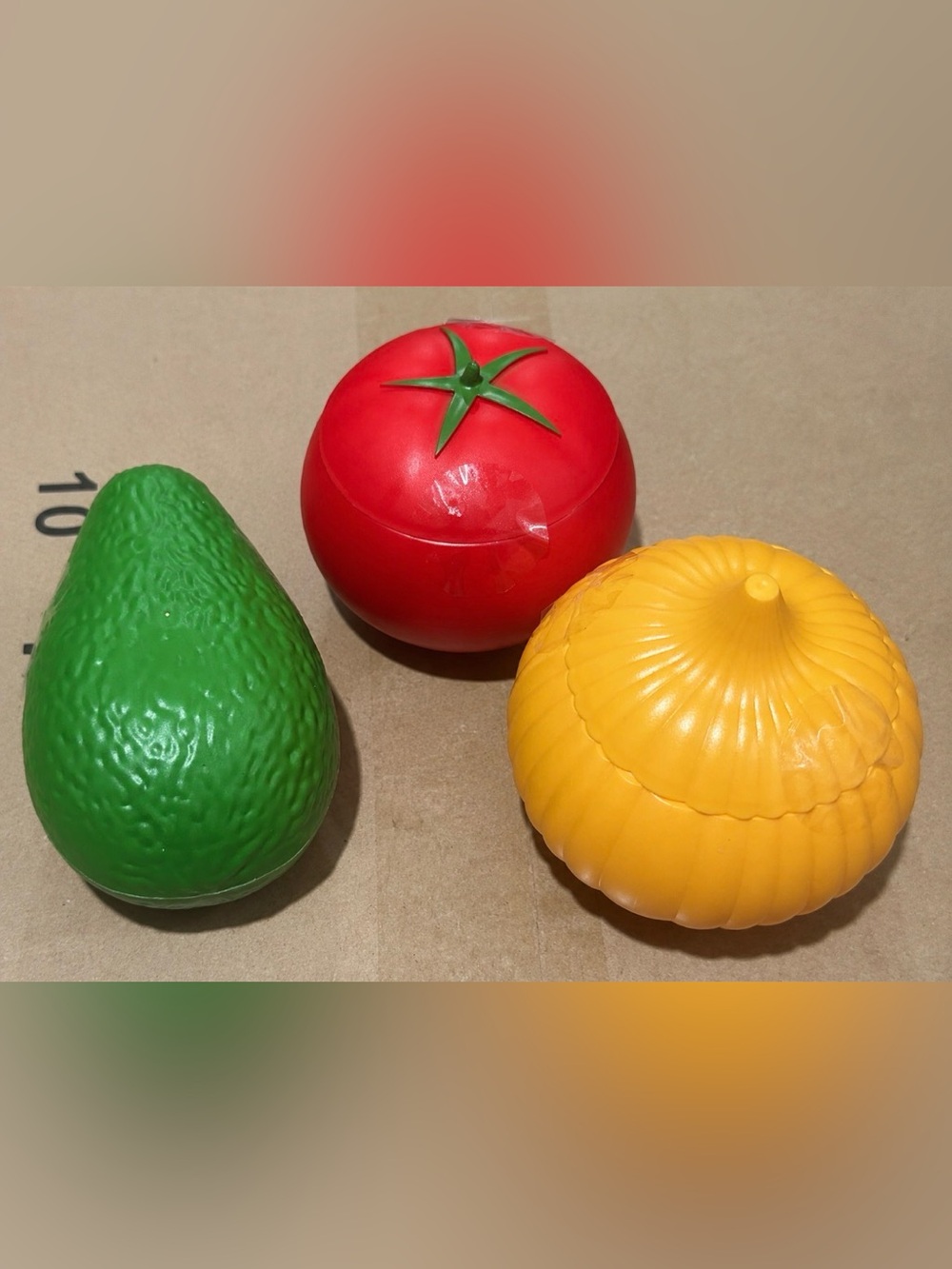 Set of 3 Vegetable Keepers Onion Tomato Avocado Topping Bowl with Lid NWT